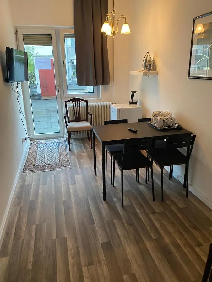 Апартаменты Studio 50 Qm Zentral In Domnaehe Кёльн Германия